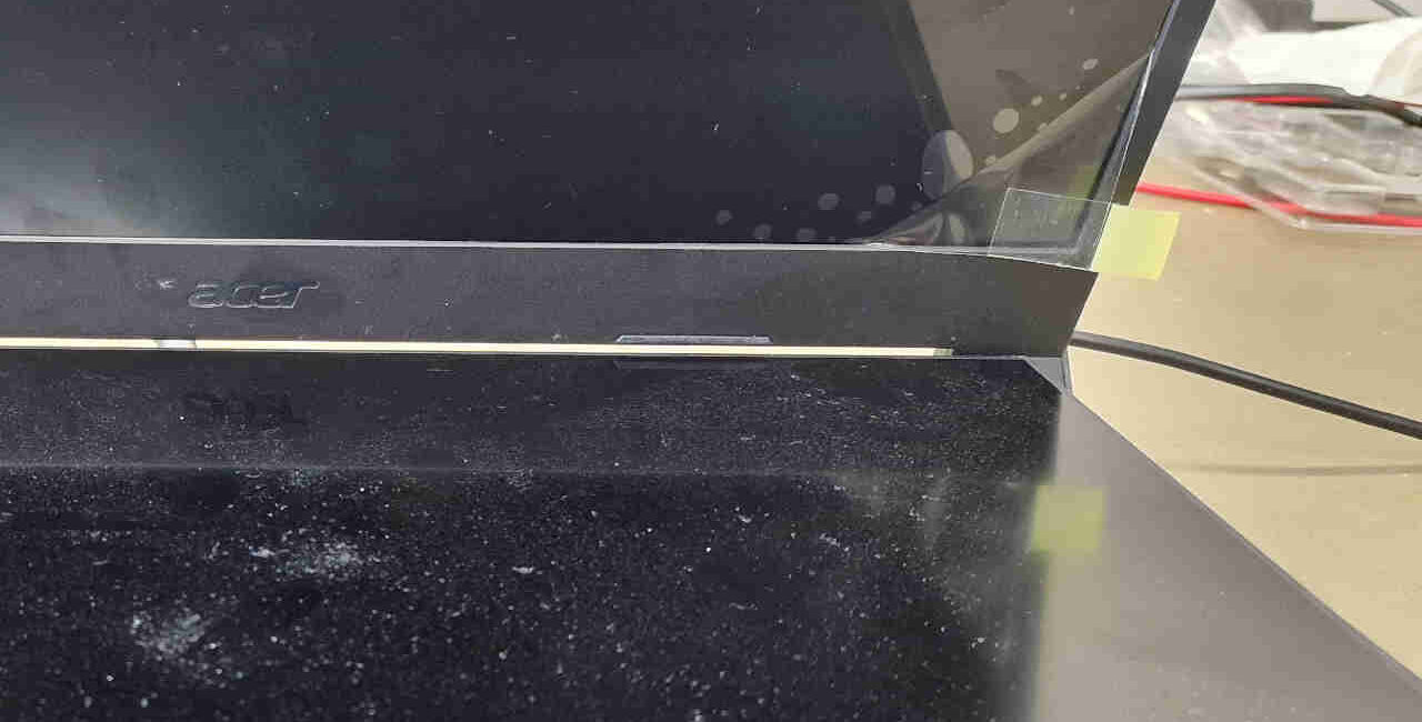 uszkodzenia mechaniczne laptopa